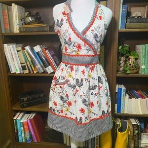 Chic Floral Rooster Hostess Apron NWT